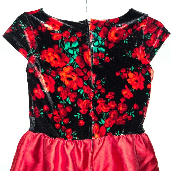 The Children’s Place Floral Velour Dress - Picture 4 of 10